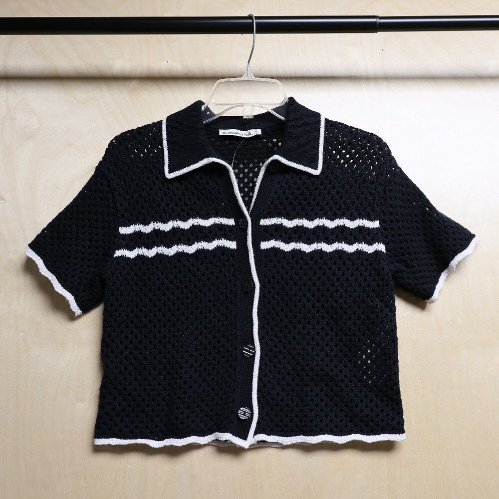 Abercrombie & Fitch Short Sleeve Button Front Crochet Style Cardigan NWOT Sz XS